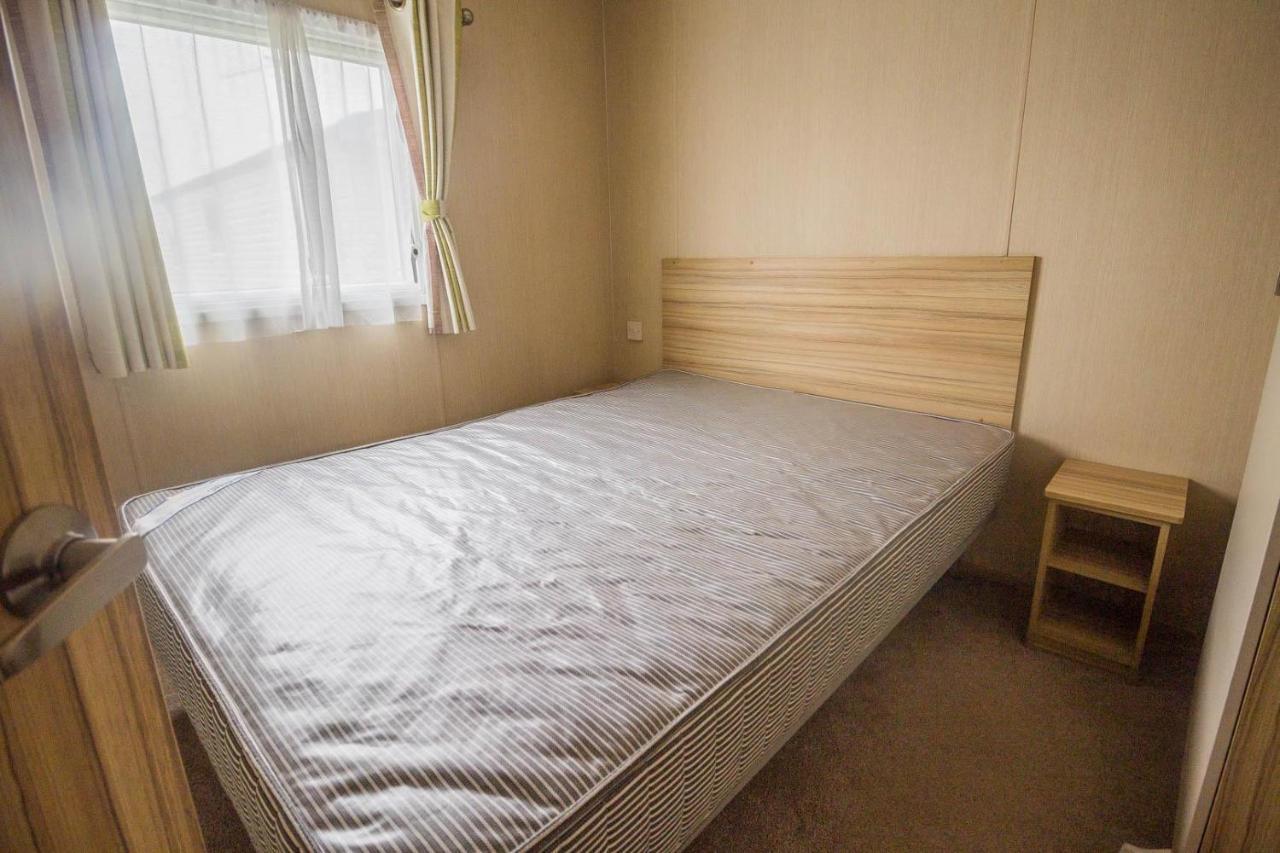 Lovely 4 Berth Holiday Home At Felixstowe Beach Holiday Park Ref 55008Yc Exterior foto