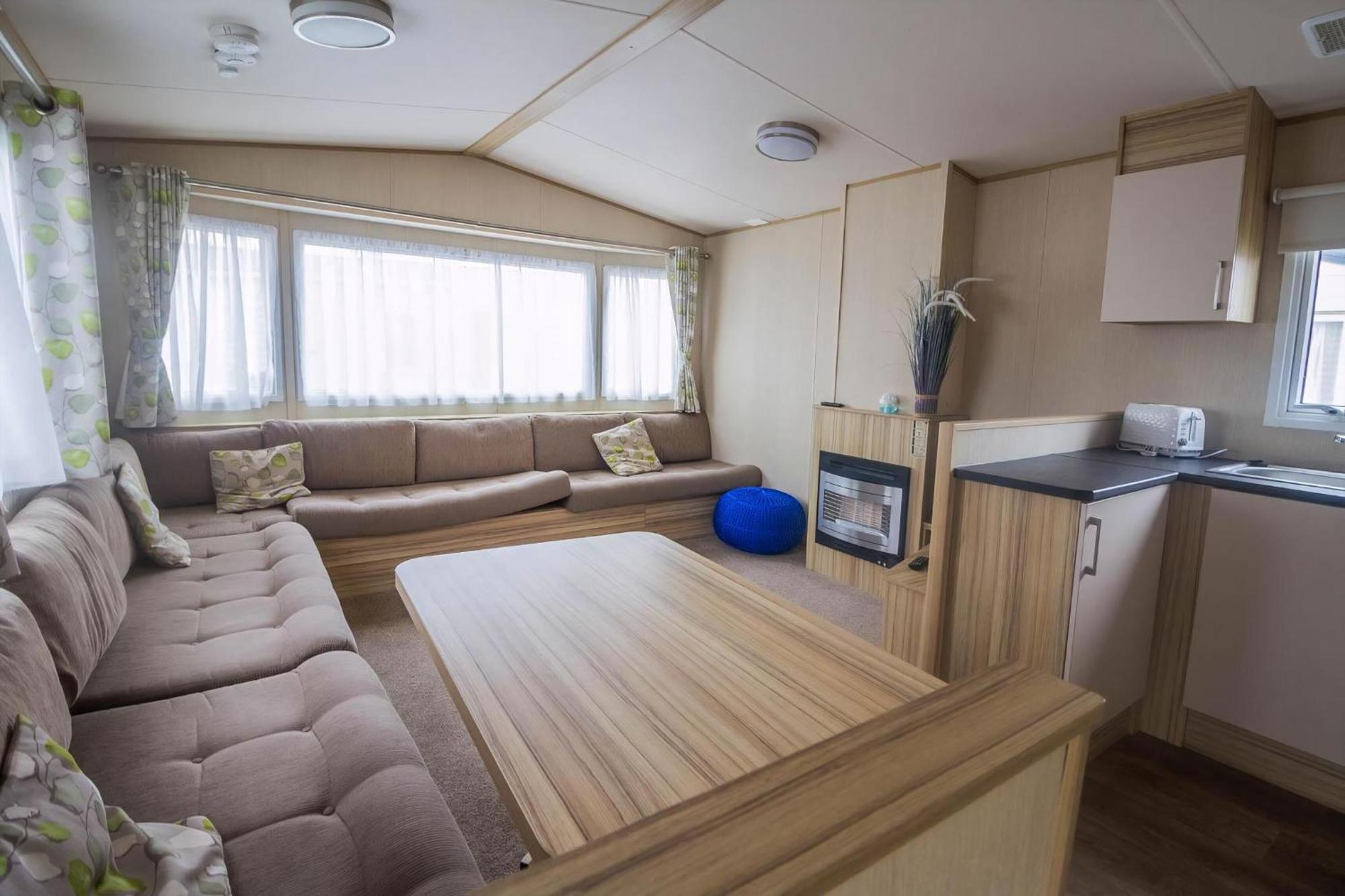 Lovely 4 Berth Holiday Home At Felixstowe Beach Holiday Park Ref 55008Yc Exterior foto